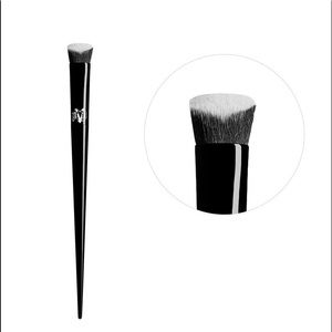 KVD concealer brush